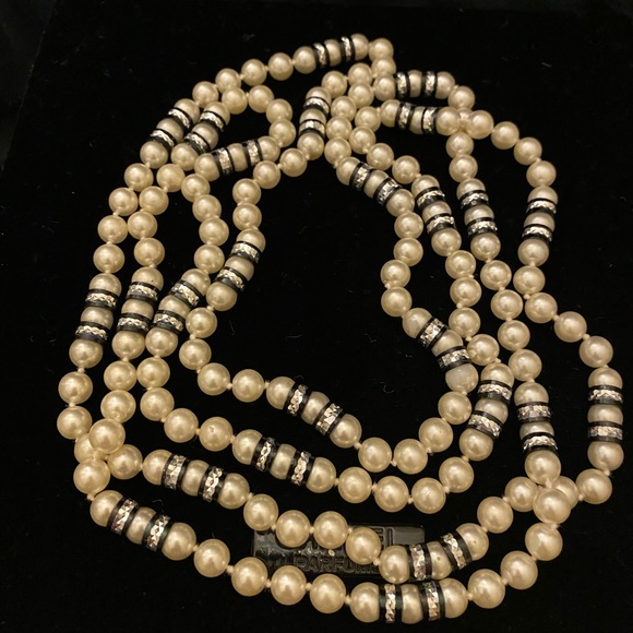 VINTAGE⚜️CLASSY Cultured Faux Pearl & Crystal Necklace - Picture 8 of 15